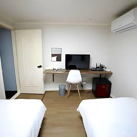Hotel Golden Hill