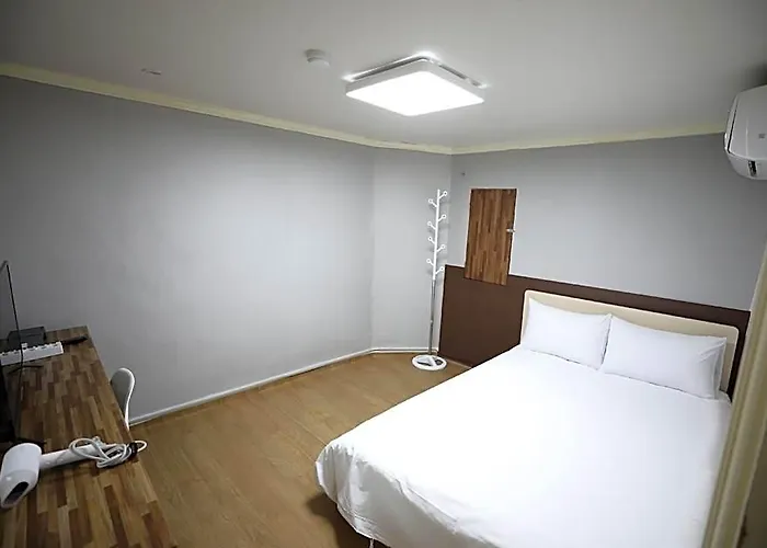 Golden Hill Hotel 2*