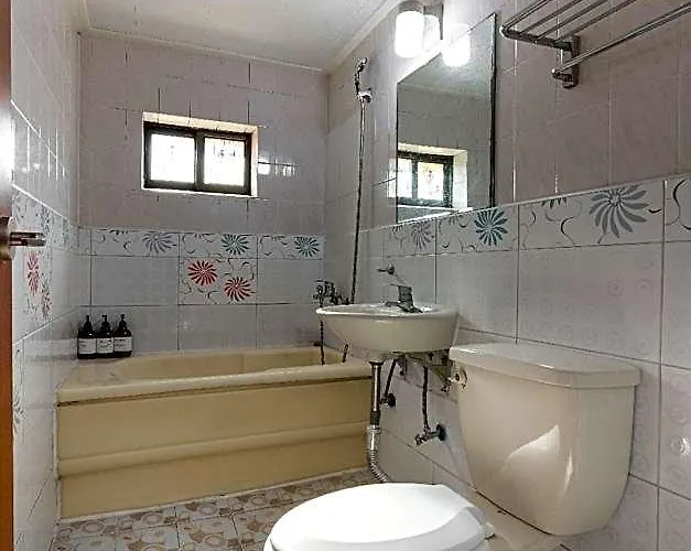 Hotel Golden Hill
