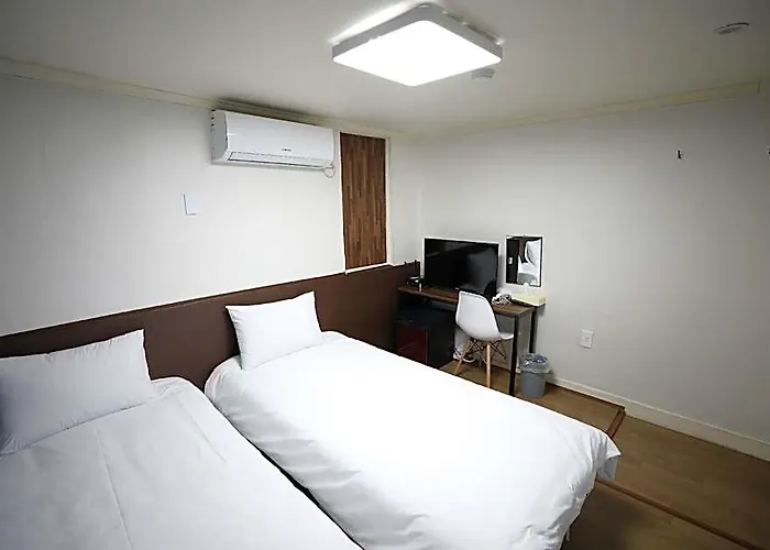 Golden Hill Hotel 2*